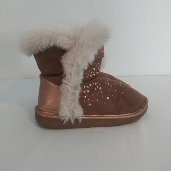 Justice girls (children's) size 1 chestnut faux fur boot - Picture 1 of 12